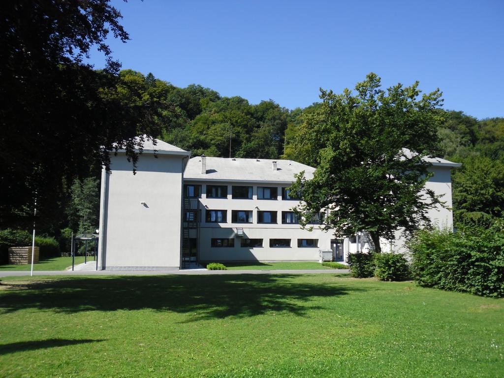 J-Club De Knapzak / La Besace Villa Bohan Exterior photo